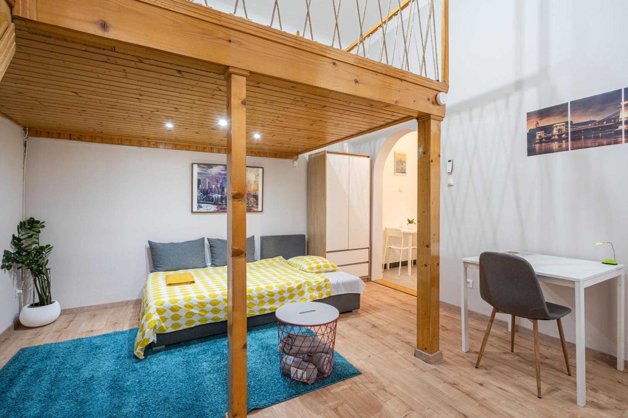 Apartment Affordable Heroes' Square *