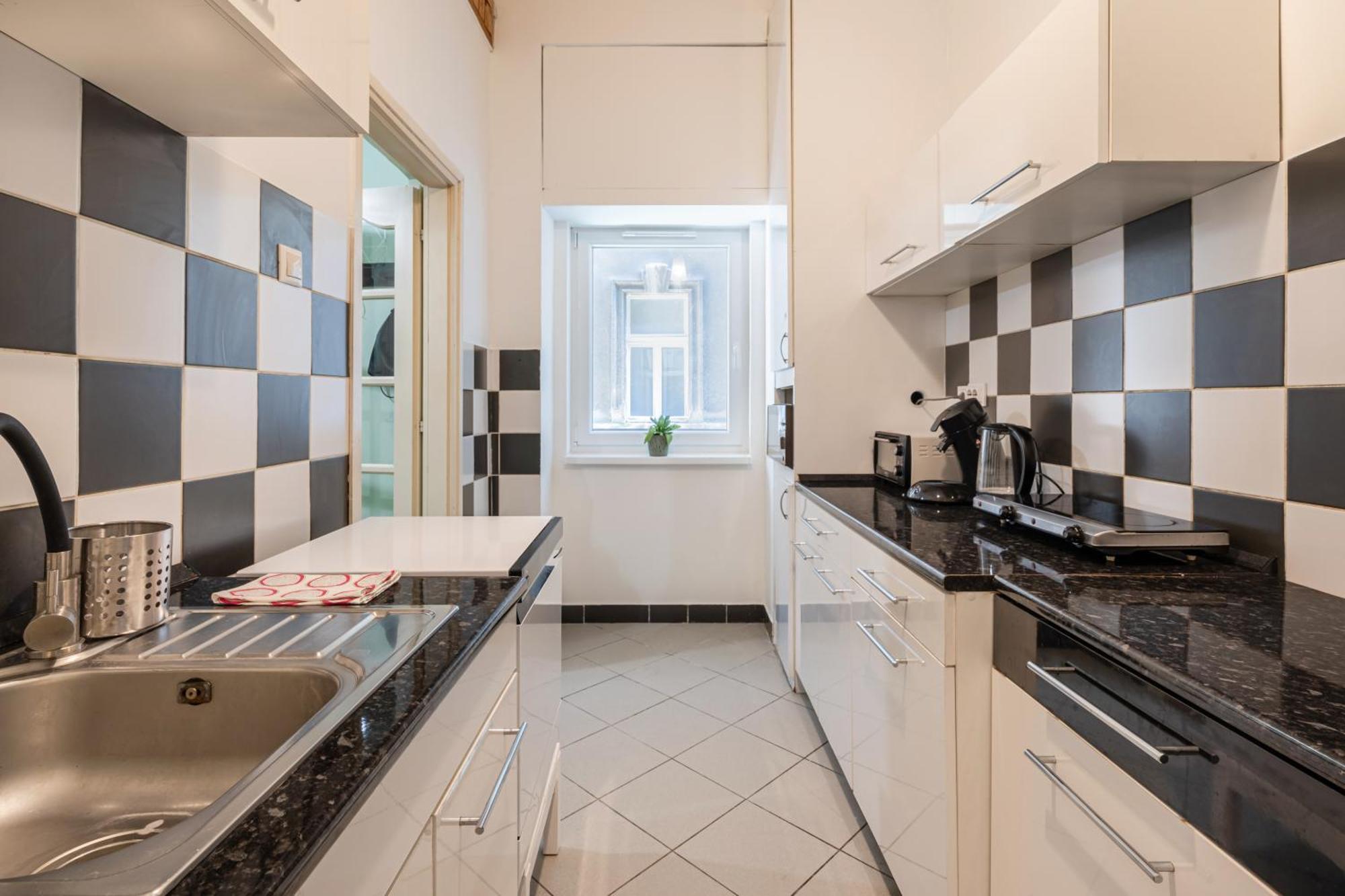 Affordable Heroes' Square Apartment Budapest